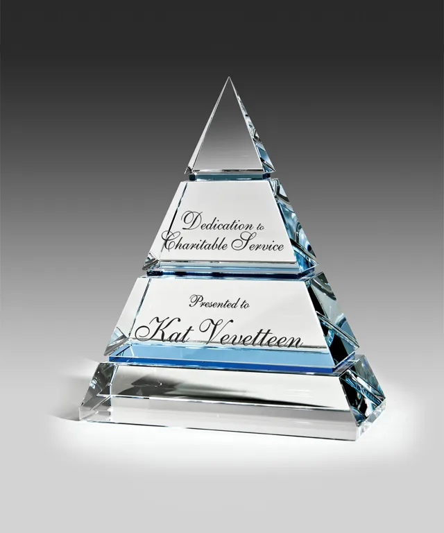 Pirámide de canto de cristal de uso Musical de sonido increíble para Reiki que ofrece pirámide de curación de sonido pirámides de canto de cristal de cuarzo