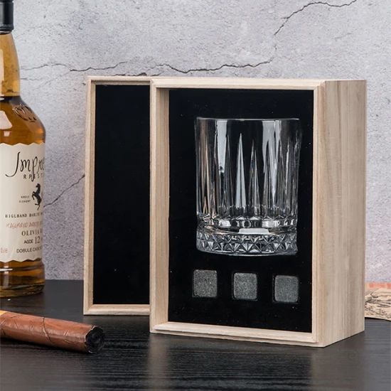 Juego de vasos de whisky cristalinos con logotipo personalizado de lujo con 4 piedras de enfriamiento de granito y posavasos en caja de madera para regalo